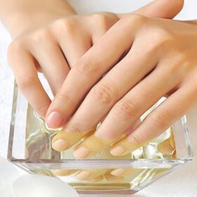 nail bath with apple cider vinegar for fungus